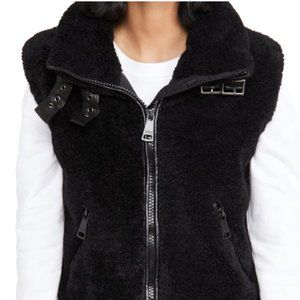 SAM. Sherpa Vest Size Medium